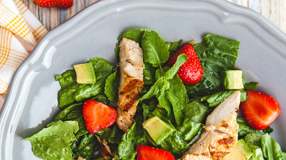 strawberry spinach salad for healthy lunches